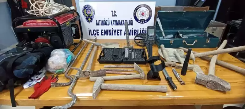 Hatay'da Kaçak Kazı Yapan 4 Zanlı Suçüstü Yakalandı