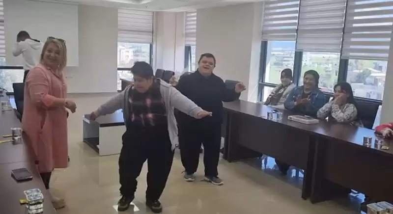Kaymakamı Duygulandıran Konuklar