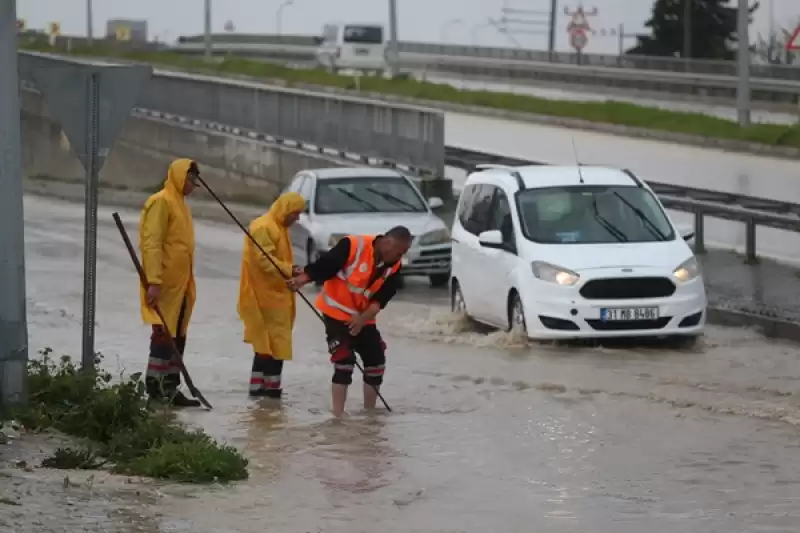 Hatay'da şiddetli Rüzgar Ve Yağış Etkili Oldu 