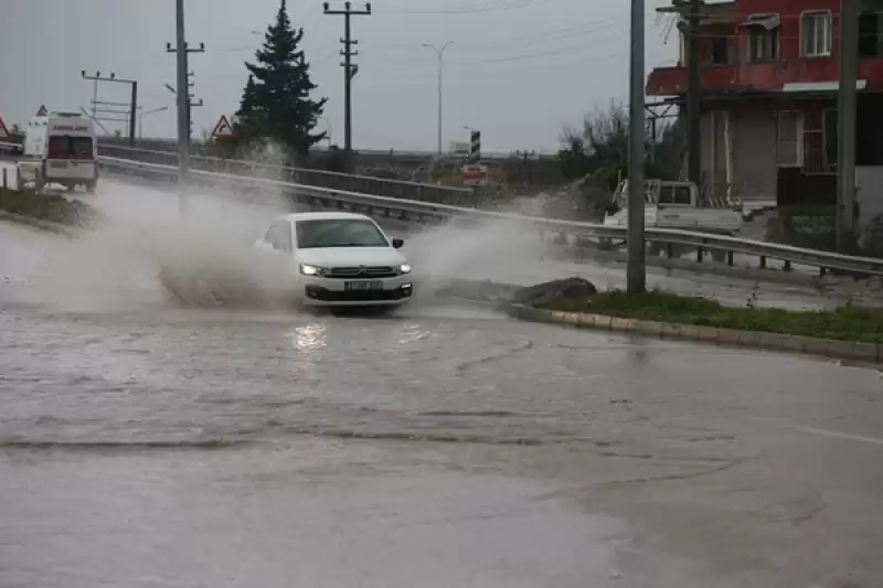 Hatay'da şiddetli Rüzgar Ve Yağış Etkili Oldu 