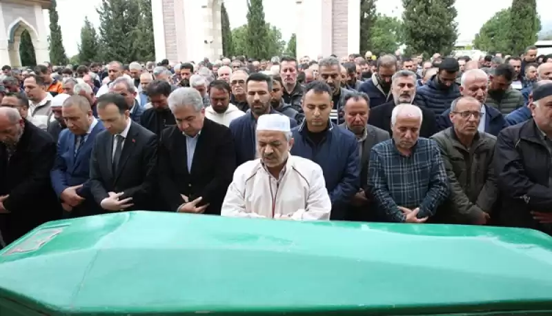 Hatay'da Trafik Kazasında ölen Aynı Aileden 6 Kişinin Cenazeleri Defnedildi