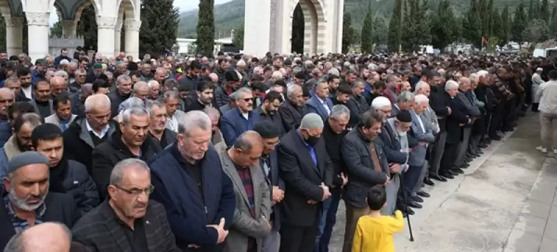 Hatay'da Trafik Kazasında ölen Aynı Aileden 6 Kişinin Cenazeleri Defnedildi