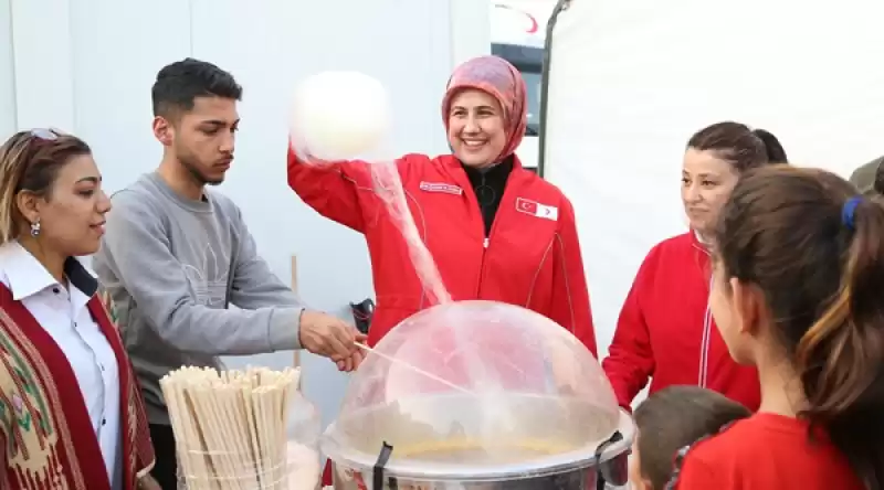 Türk Kızılay Genel Başkanı Yılmaz, Hatay'da Depremzedelerle Iftarda Buluştu