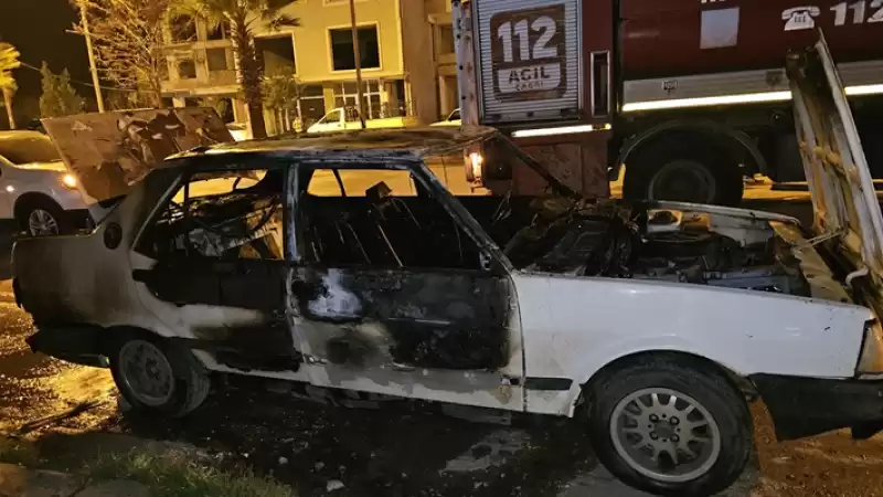 Hatay'da Akaryakıt Istasyonundaki Otomobilde çıkan Yangında 2 Kişi Yaralandı