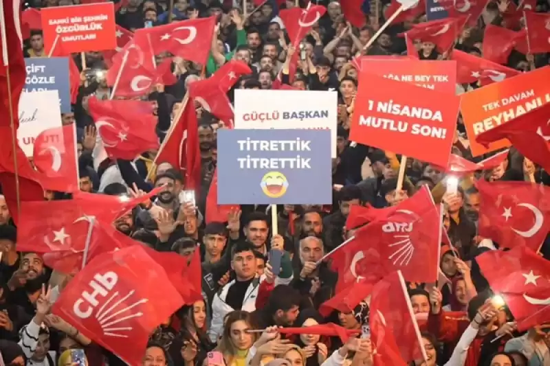 Başkan Savaş’ın Seçim öncesi Son Açık Hava Toplantısı Binlerce Reyhanlı’nın Katılımıyla Mitinge Dönüştü