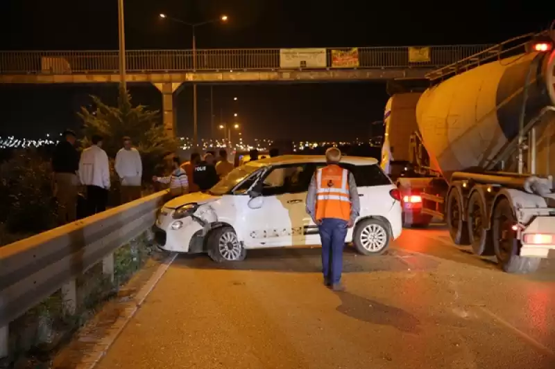 Hatay'da Iki Otomobilin Karıştığı Kazada Iki Kişi Yaralandı