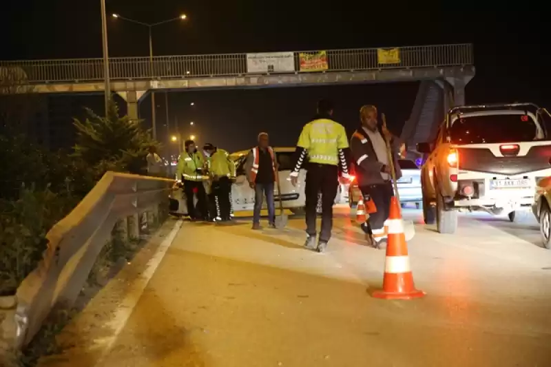 Hatay'da Iki Otomobilin Karıştığı Kazada Iki Kişi Yaralandı