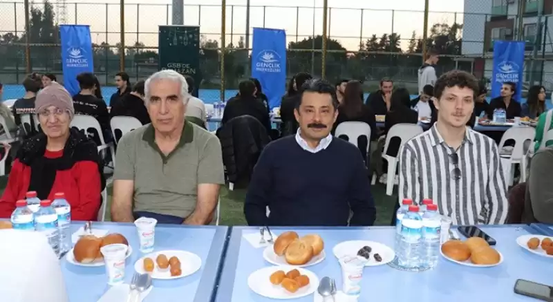 Gönüllü Gençlerden Iftar Buluşması