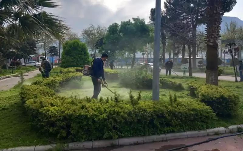 Antakya Belediyesi Park Ve Yeşil Alanlarda Bakım çalışmalarını Hızlandırdı