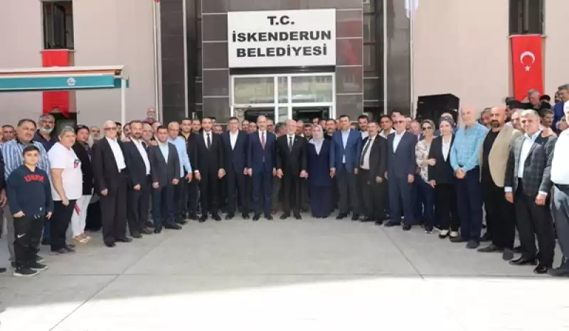 Sandıktan Zaferle çıkan İskenderun Belediye Başkanı Dönmez Mazbatasını Aldı 