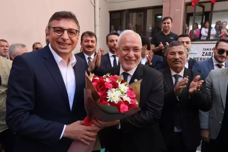 Sandıktan Zaferle çıkan İskenderun Belediye Başkanı Dönmez Mazbatasını Aldı 