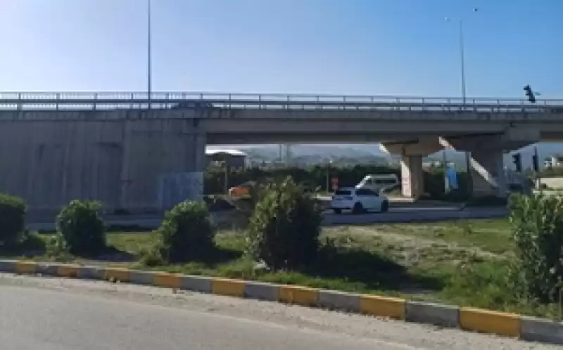 Birinin Kafasına Düşmesi Mi Bekleniyor?