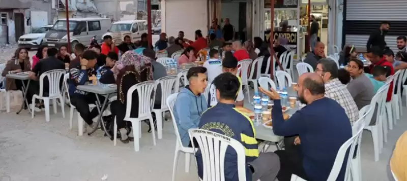 Uzun Bir Aradan Sonra Semerciler Çarşısında Geleneksel İftar