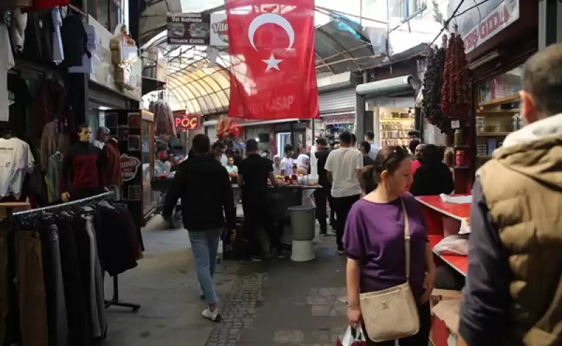 Hatay'da Tarihi Uzun Çarşı'da Ramazan Bayramı Yoğunluğu