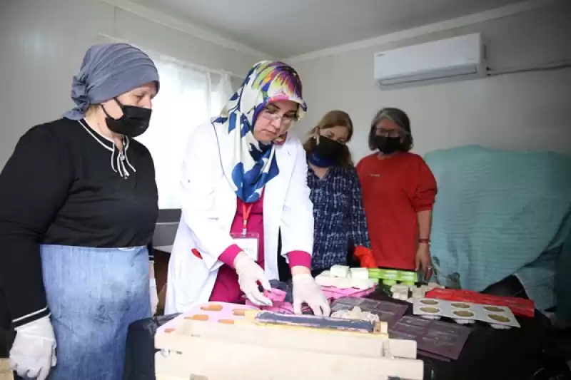 Konteyner Kentte Açılan Kurs Kadınları Organik Sabun üretimiyle Tanıştırıyor
