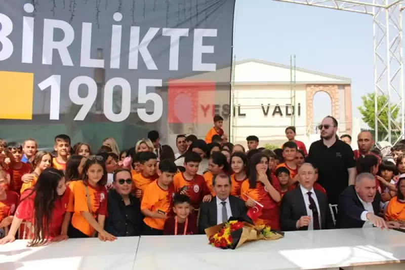 Galatasaray Kulübü Başkanı Dursun Özbek, Hatay'da Ziyaretlerde Bulundu 