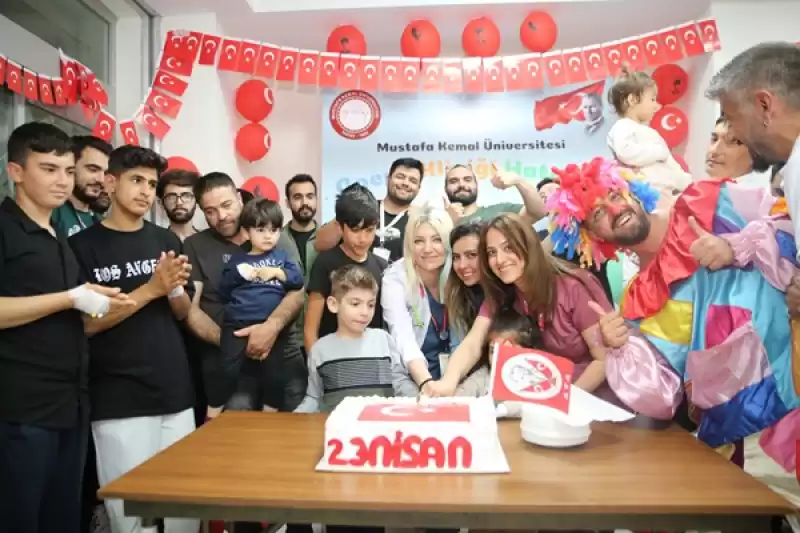 Hatay'da Hastanede Tedavi Gören çocuklara 23 Nisan Etkinliği 