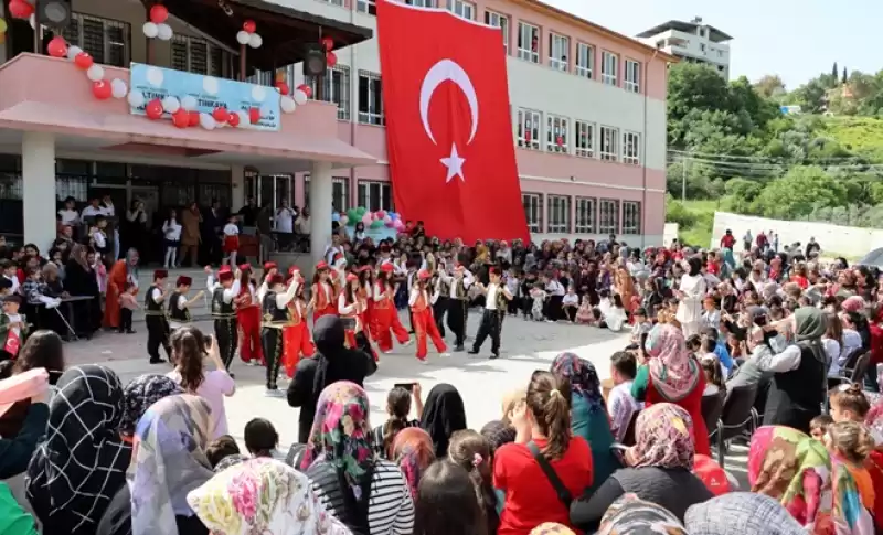 Altınkaya Ilköğretim Okulunda 23 Nisan Coşkusu