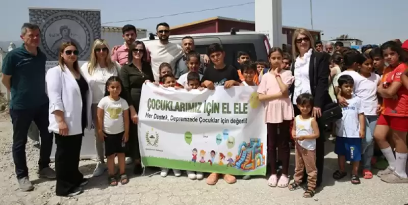 Almanya'dan Gönderilen Oyuncaklar, Hatay'da Depremzede çocuklara Ulaştırıldı