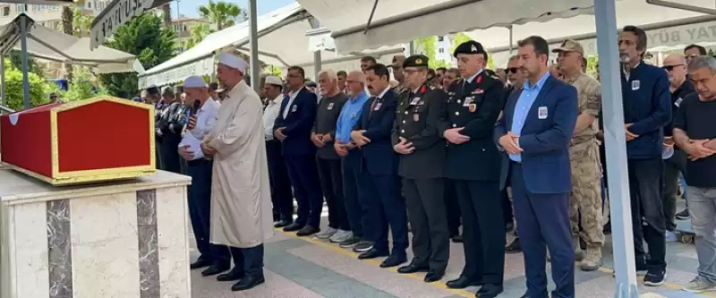 Hatay'da Hayatını Kaybeden Kıbrıs Gazisinin Cenazesi Toprağa Verildi