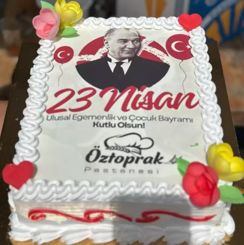 Öztoprak Pastanesinde 23 Nisan’a özel Pastalar