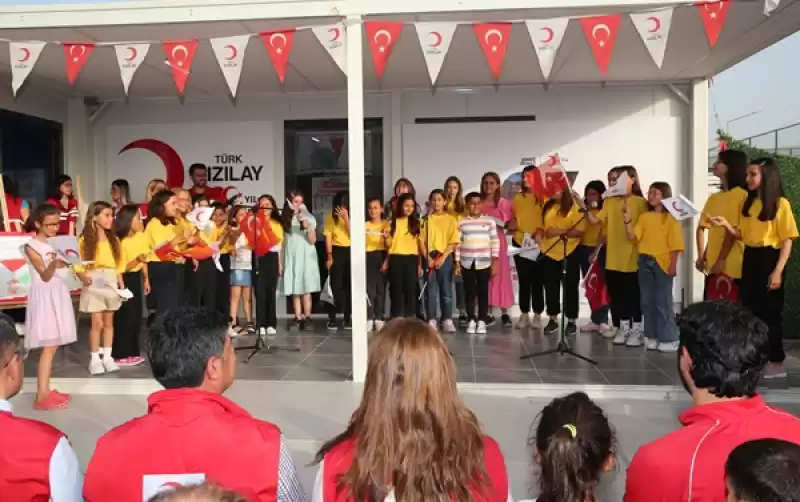 Türk Kızılayından Hatay'da Depremzede çocuklara Yönelik 23 Nisan Etkinliği