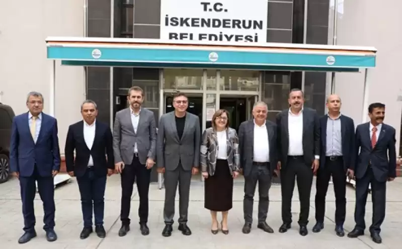 Şahin İskenderunun Ve Mehmet Dönmezin Yanındayız Yakınındayız