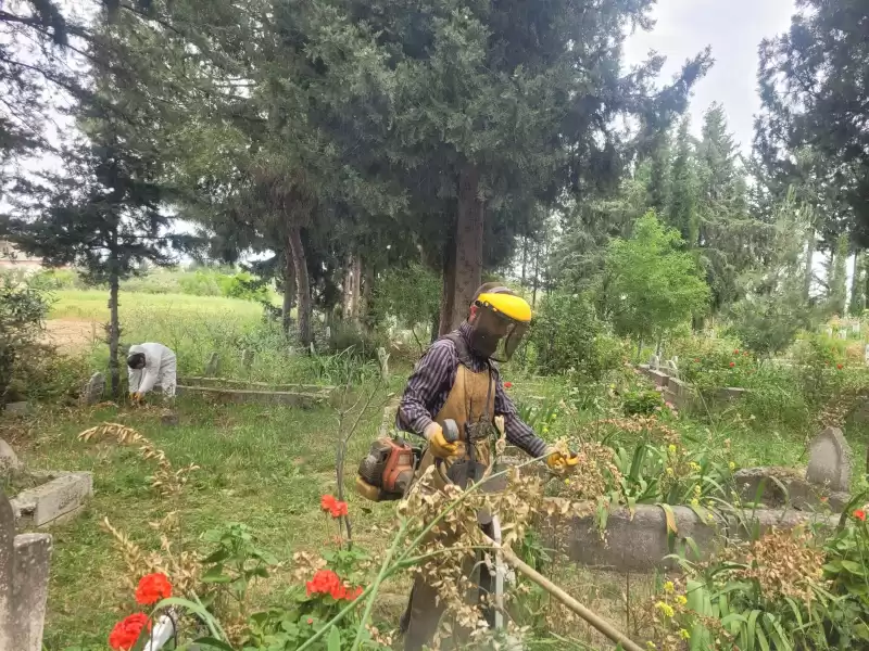 HBB Tüm Ilçelerde Mezarlık Temizliği Yapıyor