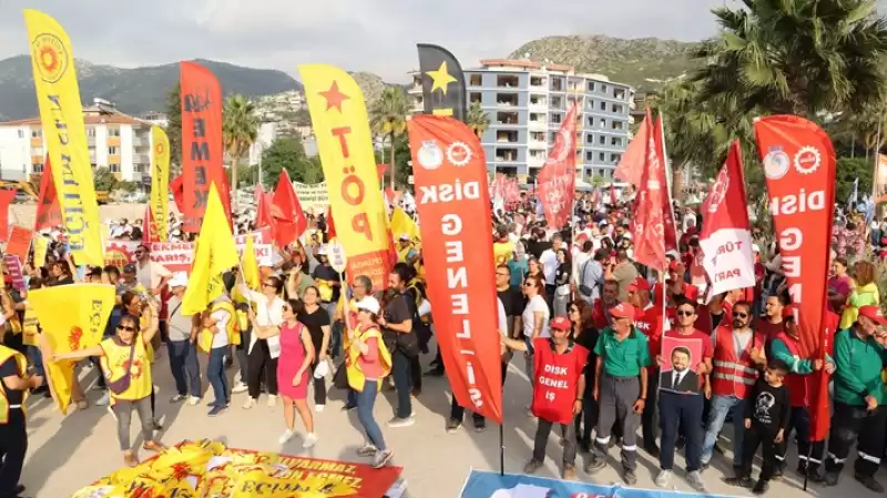 Hatay'da 1 Mayıs Depreme Rağmen Kutlandı 