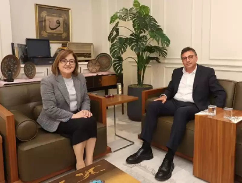 Başkan Dönmez Gaziantep Büyükşehir Belediye Başkanı Fatma Şahin'i Ziyaret Etti