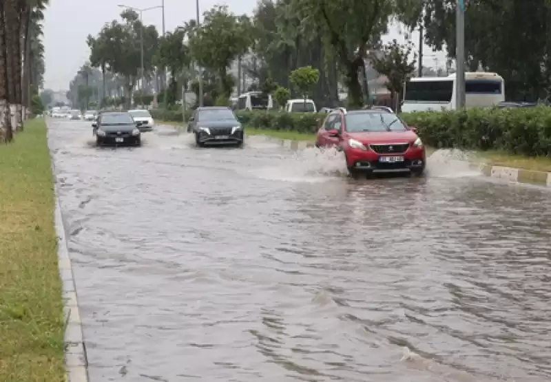 Hatay'da Sağanak Hayatı Olumsuz Etkiledi