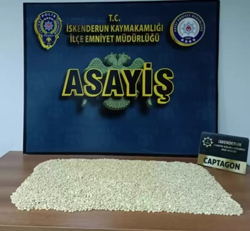 Hatay'da şüphelilerin Otomobilden Attığı çantadan Uyuşturucu çıktı