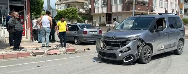 Hatay'da Otomobille çarpışan Motosikletin Sürücüsü Yaralandı