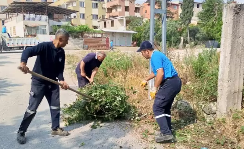 Antakya’nın Her Noktasında Temizlik çalışmaları Devam Ediyor