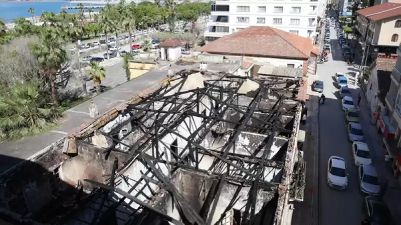 Hatay'da Tarihi Binada çıkan Yangının Nedeni Araştırılıyor