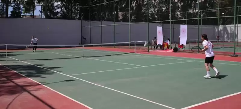 Hatay'da İller Arası 2. Kort Tenis Turnuvası Başladı
