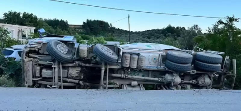 Hatay'da Yolun çökmesi Sonucu Beton Mikserinin Sürücüsü Yaralandı