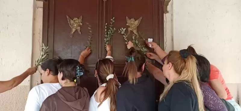 Müslüman Ve Hiristiyanlar Kilise Bahçesinde Hidrellez’i Birlikte Kutladı