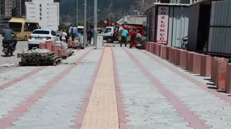 HBB, İskenderun’da 3 Bin 500 Metre Uzunluğunda Kaldırımı Yeniledi