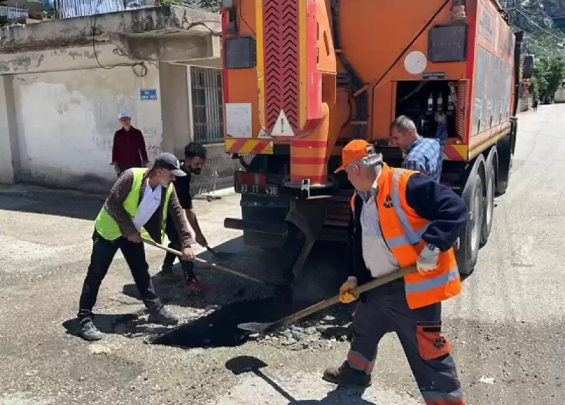 Samandağ Belediyesi’ne Bağlı Ekipler Saha çalışmalarını Sürdürüyorlar