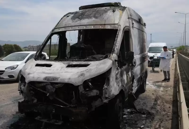 Hatay'da Seyir Halindeki Ambulansta Yangın çıktı