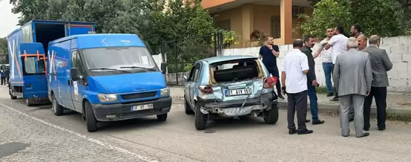 Hatay'da Freni Arızalanan Kamyon 4 Araca çarptı, 2 Kişi Yaralandı