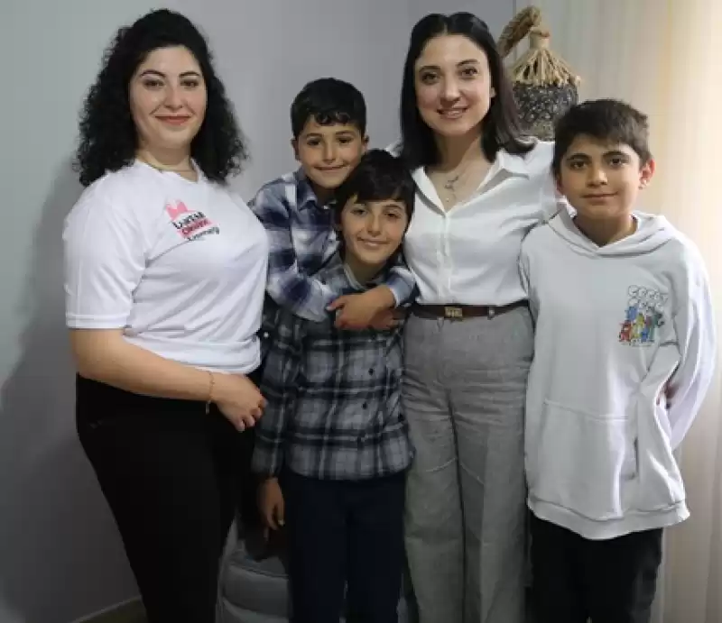 Ülkem Okuyor Derneğinin Hatay'da Yaptırdığı Ev, Depremzede Aileye Verildi
