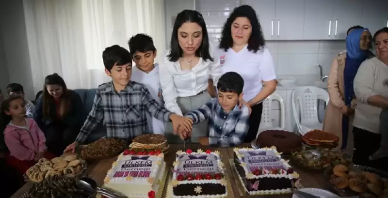Ülkem Okuyor Derneğinin Hatay'da Yaptırdığı Ev, Depremzede Aileye Verildi