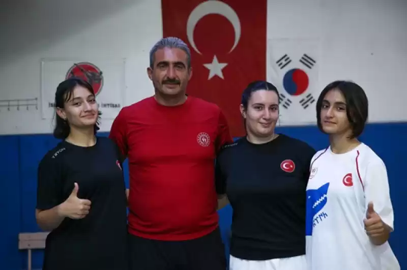 Antrenör Babanın Karateci Kızları Müsabakalara Birlikte Hazırlanıyor