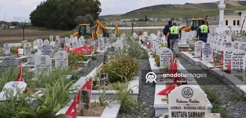 Hatay'da Sağanak Dolayısıyla Zarar Gören Mezarlıkta çalışma Başlatıldı