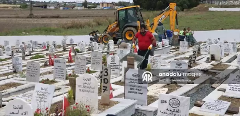 Hatay'da Sağanak Dolayısıyla Zarar Gören Mezarlıkta çalışma Başlatıldı