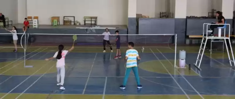 Dörtyol'da Badminton Turnuvası Düzenlendi