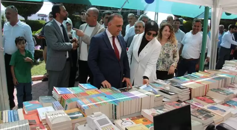 Altınözü 2. Kitap Fuarı’nın Açılışı Gerçekleştirildi
