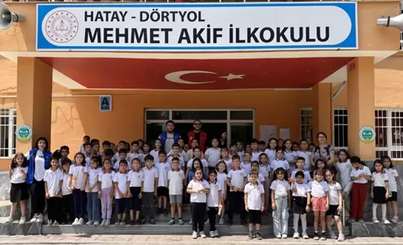 Hatay Dörtyol'da Gençler Ilkokul öğrencileriyle Bir Araya Geldi